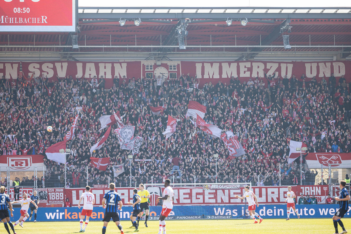 Tageskartenverkauf F R Ssvhsv Startet Ssv Jahn Regensburg